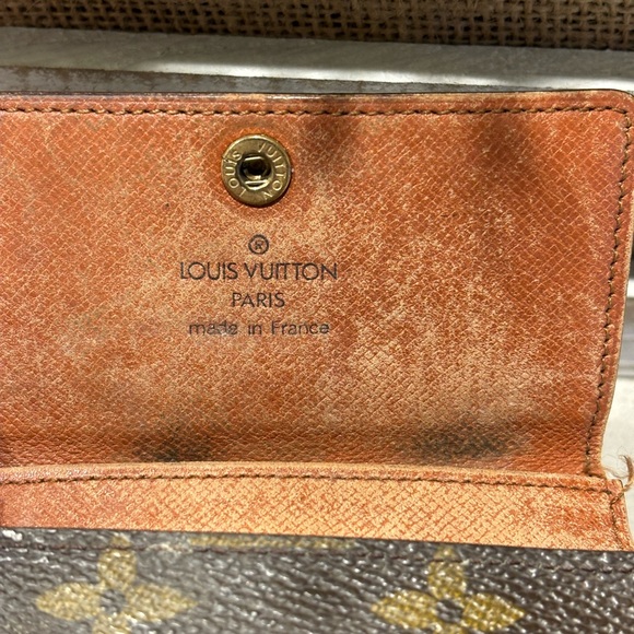 Louis Vuitton Monogram Key Holder - Picture 5 of 15